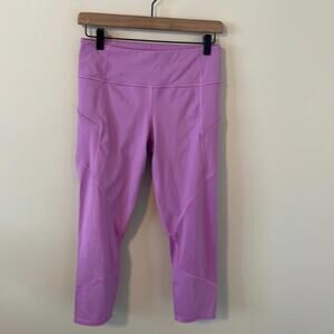 Athleta Mesh Contender Capri Leggings